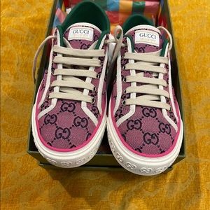 Brand new gucci sneakers